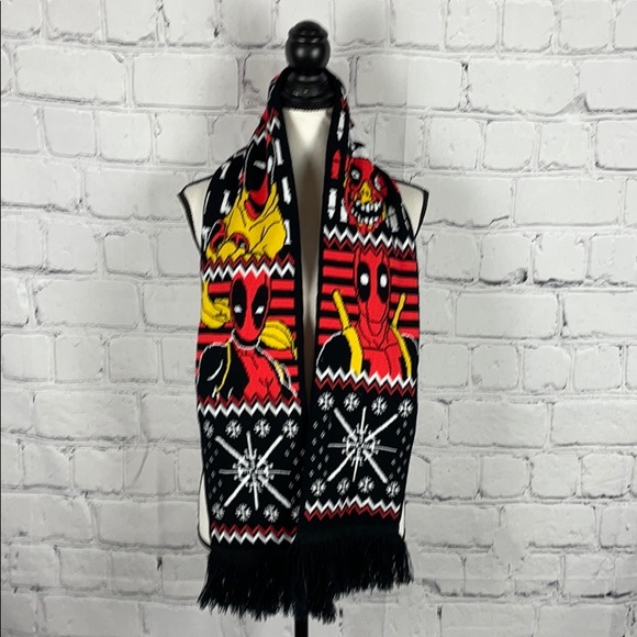 NWOT Deadpool Winter Scarf Sz OS
